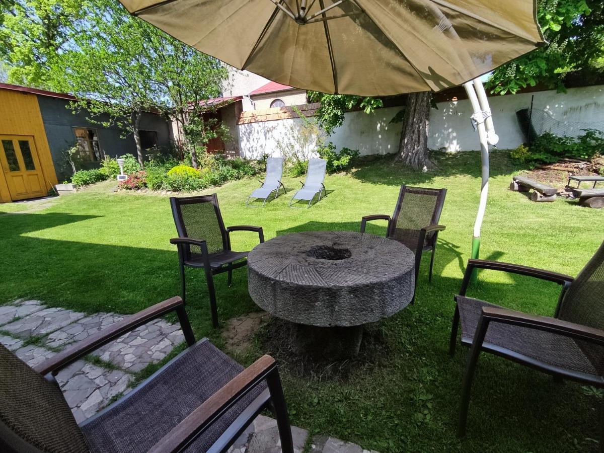 Apartman Utvina Buitenkant foto